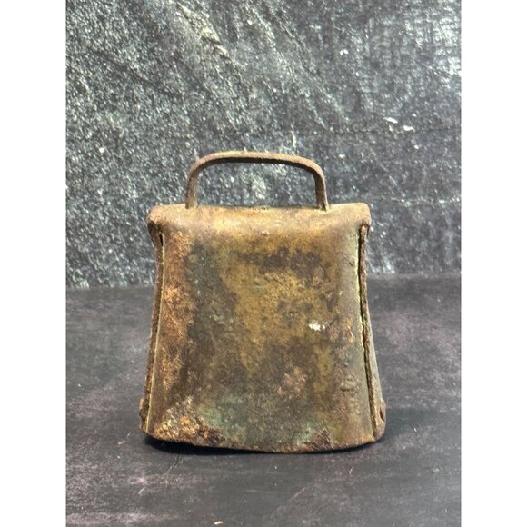 Vintage Rustic Iron Cow Bell With Handle 4" - Picture 1 of 7